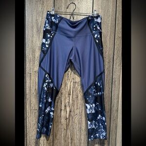 Under Armour Women's HeatGear® Armour Edgelit Print Ankle Crop